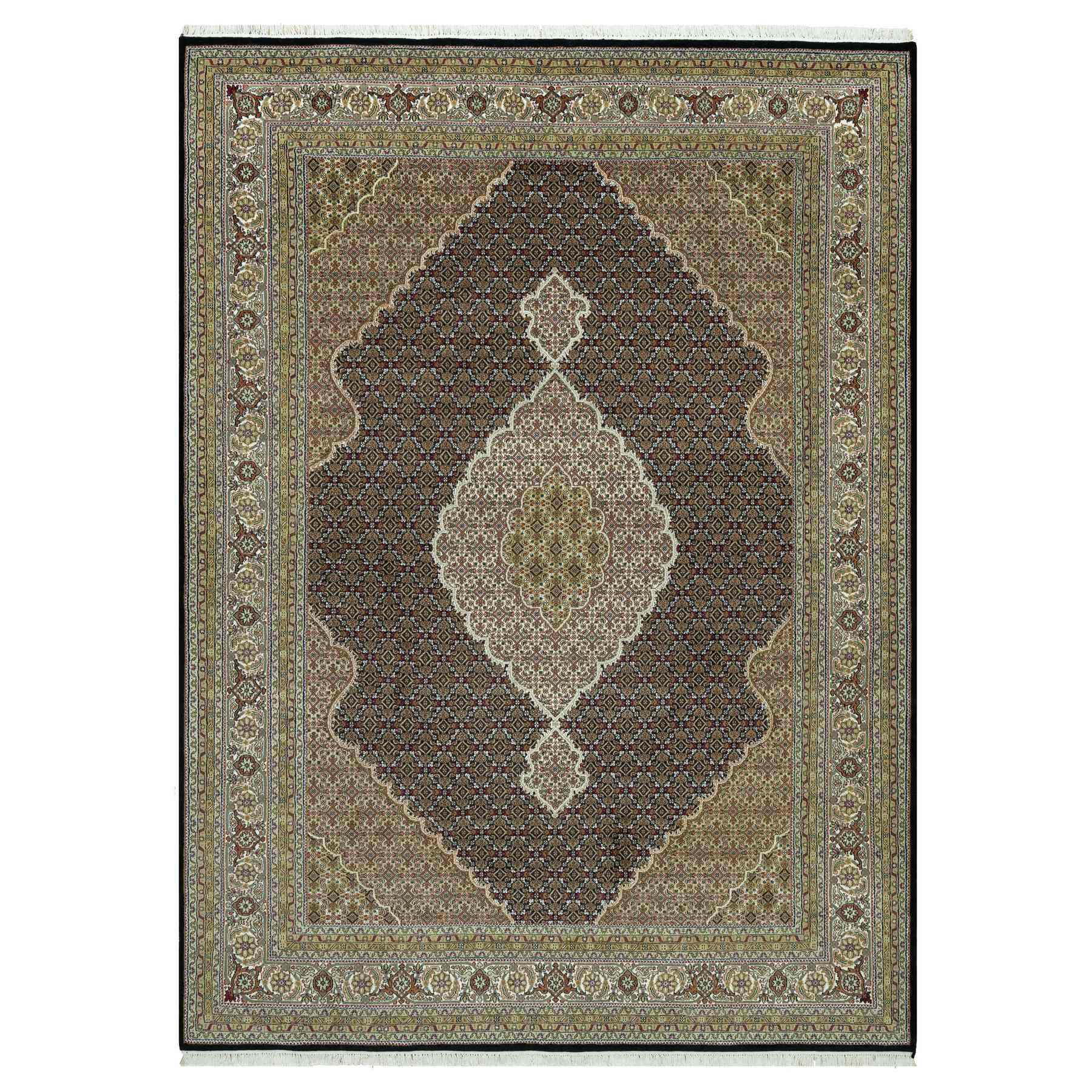 Traditional Rugs LUV815310